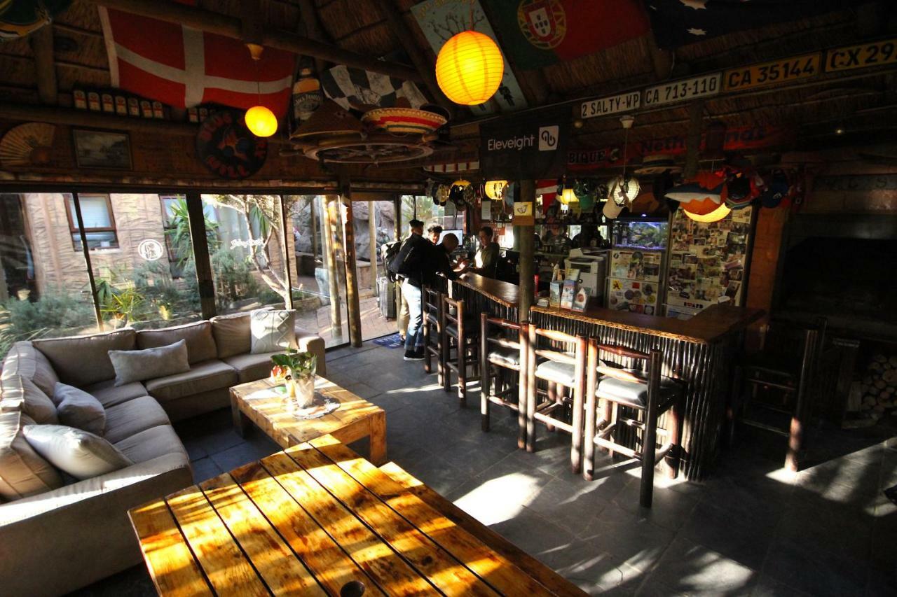 Saltycrax Backpackers And Surf Hostel By Curiocity Блубергстранд Екстериор снимка
