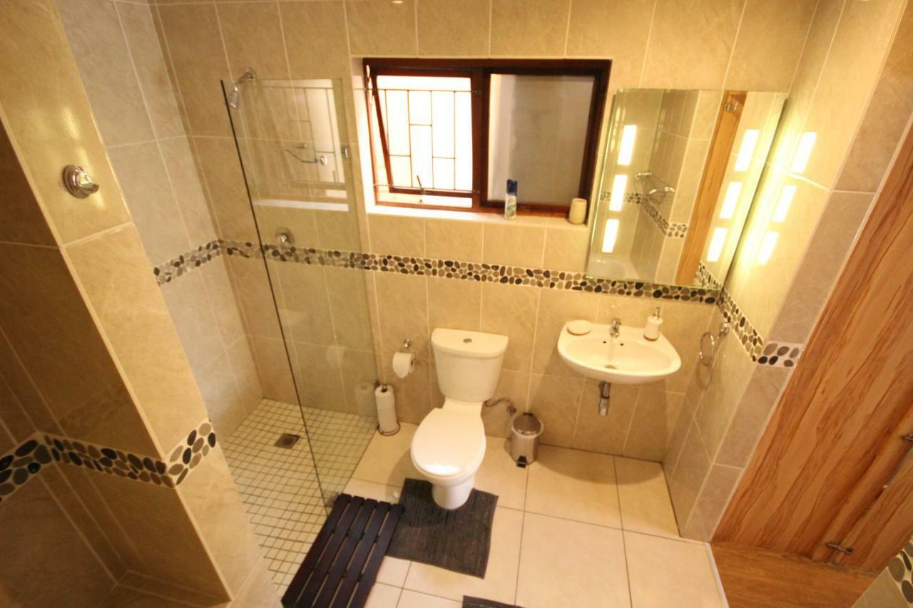 Saltycrax Backpackers And Surf Hostel Блубергстранд Екстериор снимка