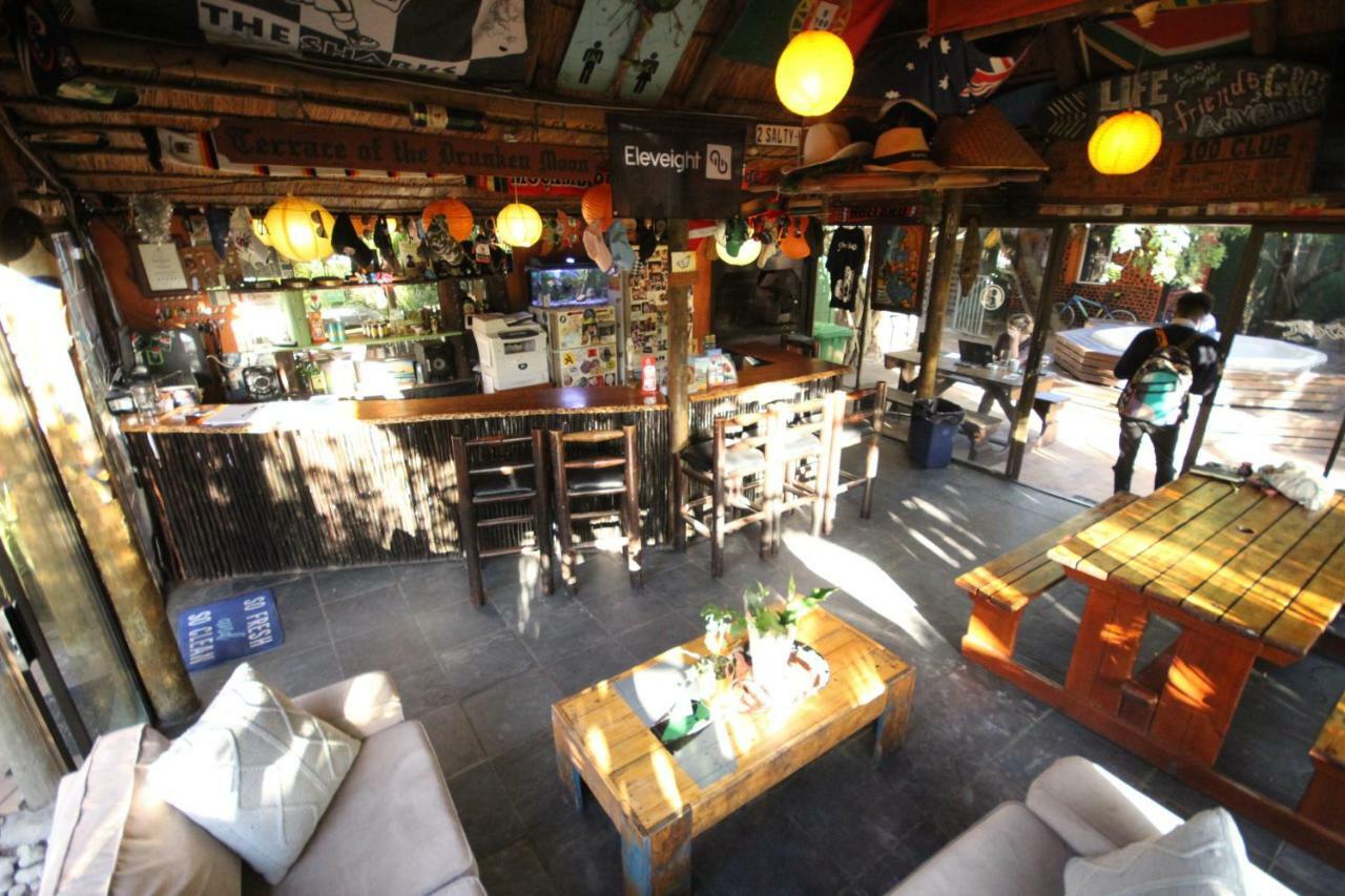 Saltycrax Backpackers And Surf Hostel By Curiocity Блубергстранд Екстериор снимка