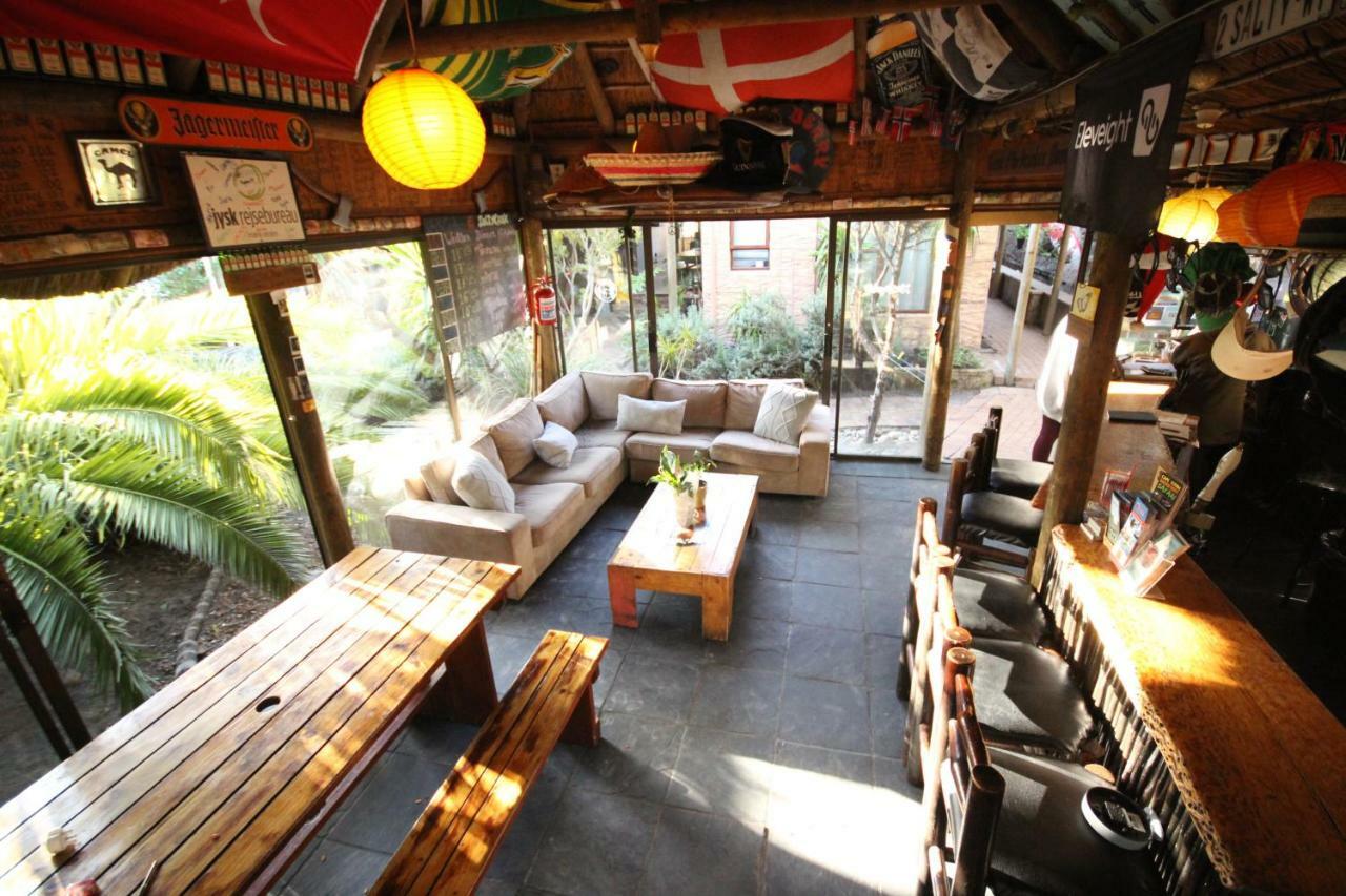 Saltycrax Backpackers And Surf Hostel By Curiocity Блубергстранд Екстериор снимка
