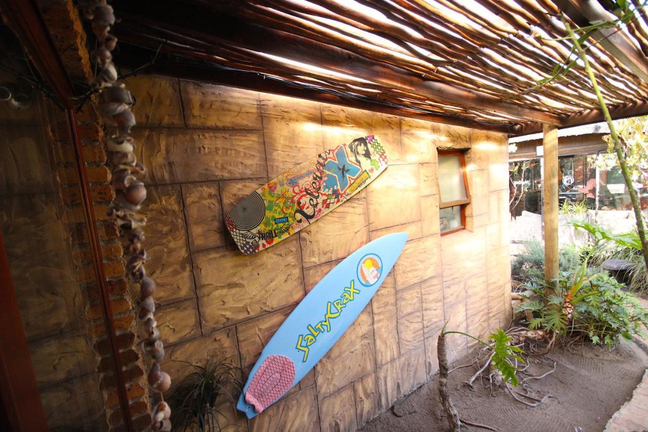 Saltycrax Backpackers And Surf Hostel By Curiocity Блубергстранд Екстериор снимка