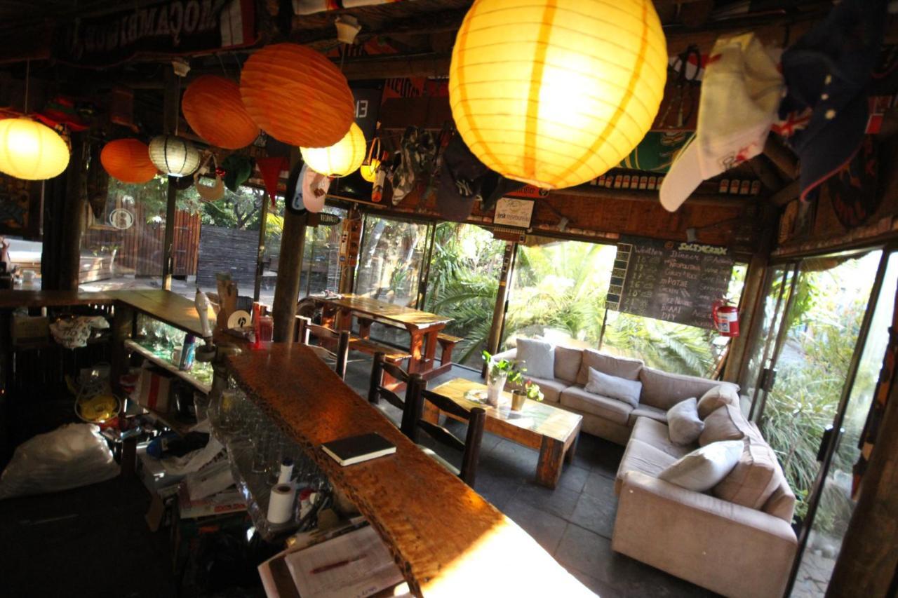 Saltycrax Backpackers And Surf Hostel Блубергстранд Екстериор снимка