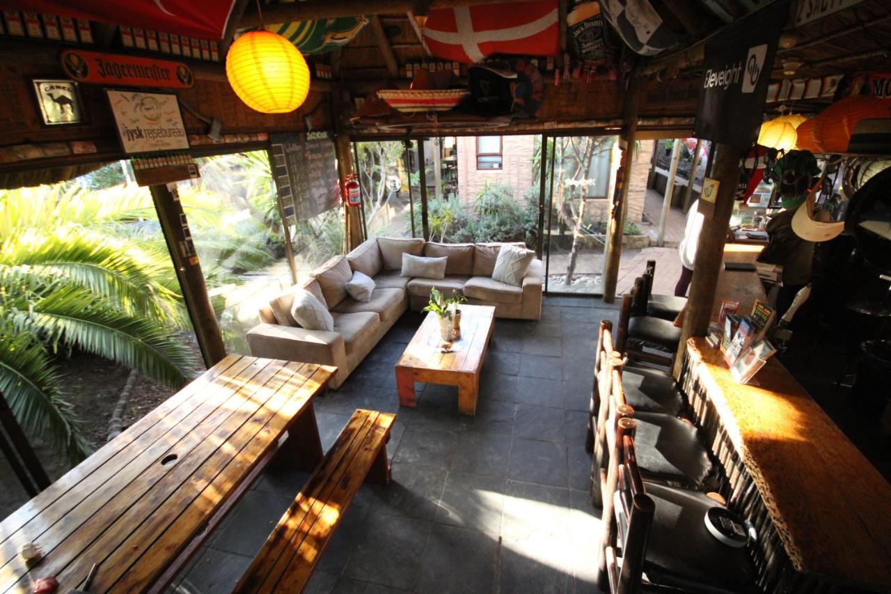 Saltycrax Backpackers And Surf Hostel By Curiocity Блубергстранд Екстериор снимка